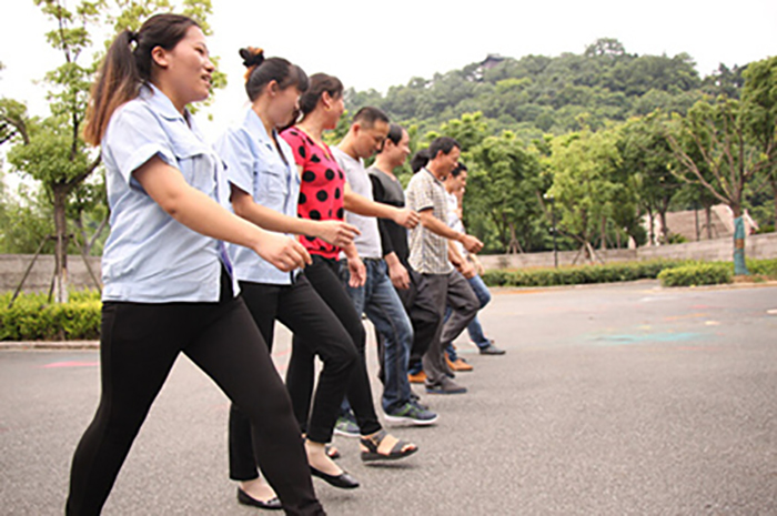 集团首次班组长户外拓展训练活动在镜湖湿地公园圆满举行-合乐HL8
