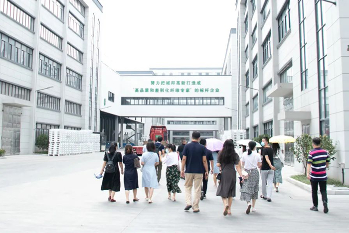 西纺柯桥研究院一行来诚邦高新旅行交流-合乐HL8